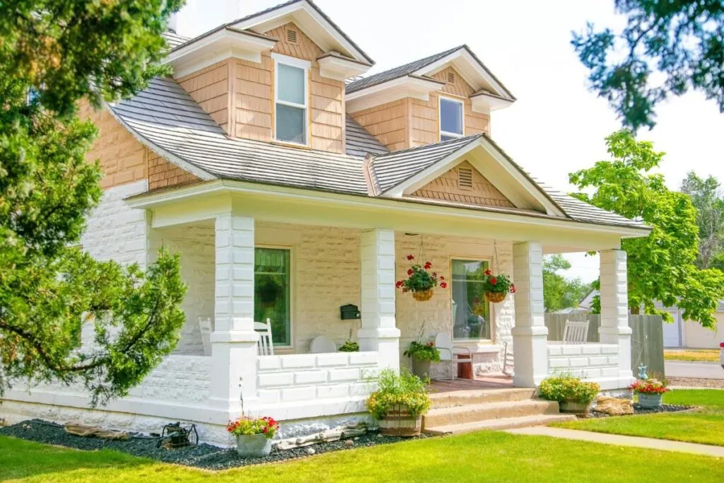 two tone exterior house color in massachusetts